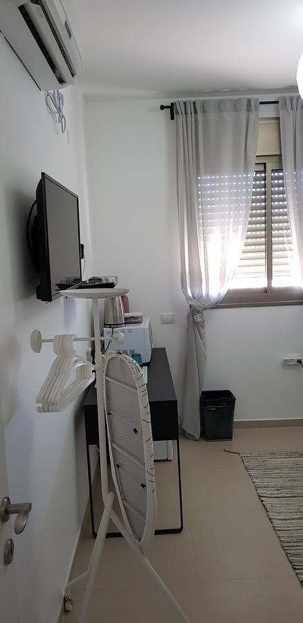 Private Bed/Bathroom In Netanya Bagian luar foto