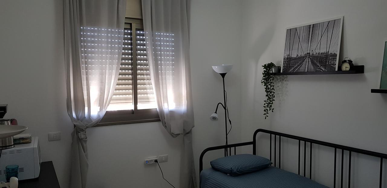 Private Bed/Bathroom In Netanya Bagian luar foto
