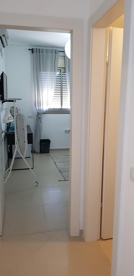 Private Bed/Bathroom In Netanya Bagian luar foto