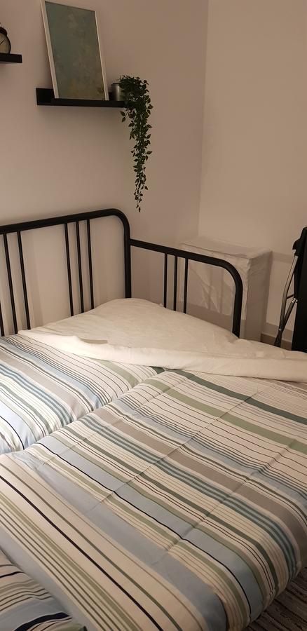 Private Bed/Bathroom In Netanya Bagian luar foto