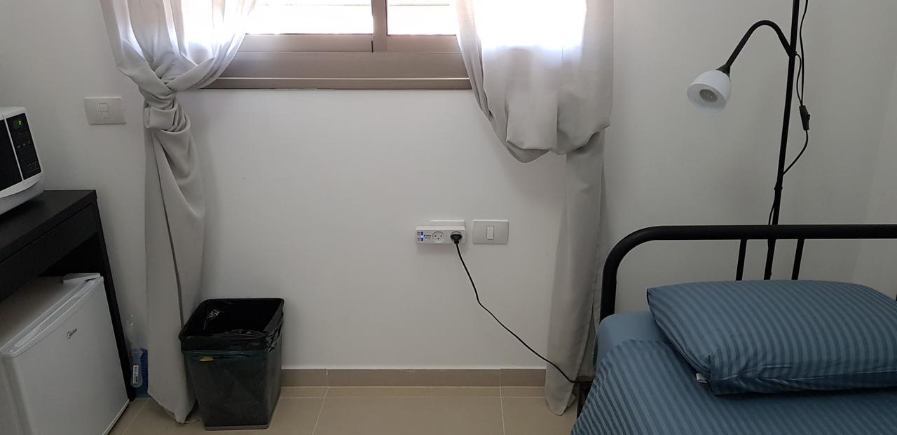 Private Bed/Bathroom In Netanya Bagian luar foto