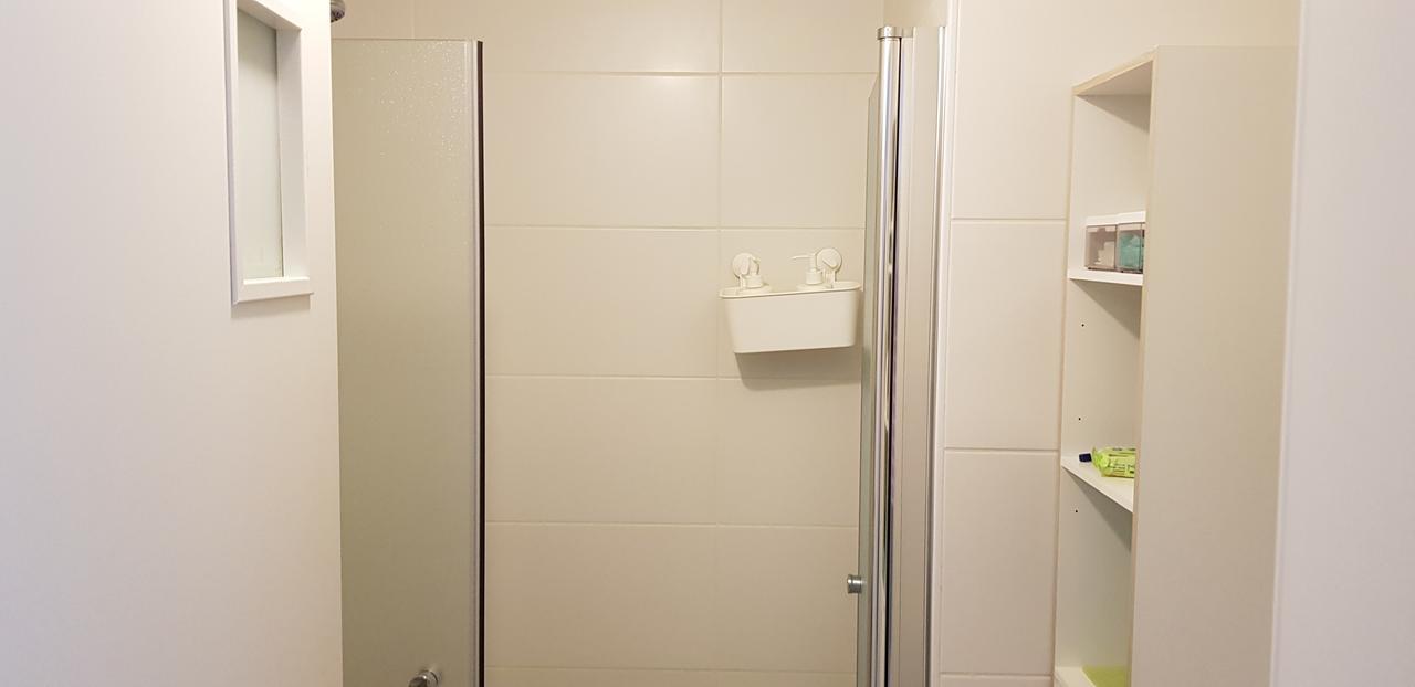 Private Bed/Bathroom In Netanya Bagian luar foto