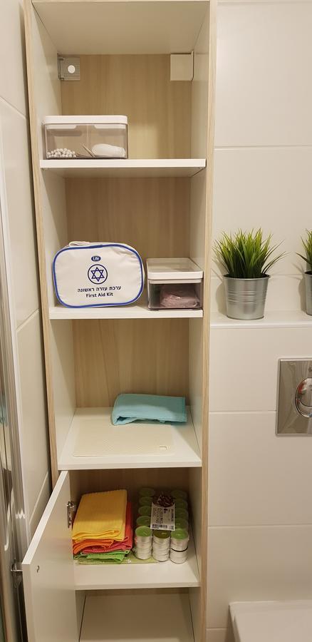Private Bed/Bathroom In Netanya Bagian luar foto